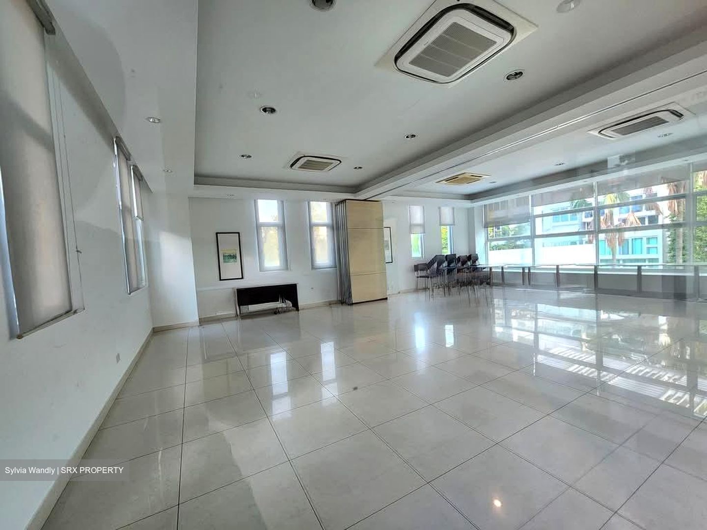 The Esparis (D18), Condominium #581243001